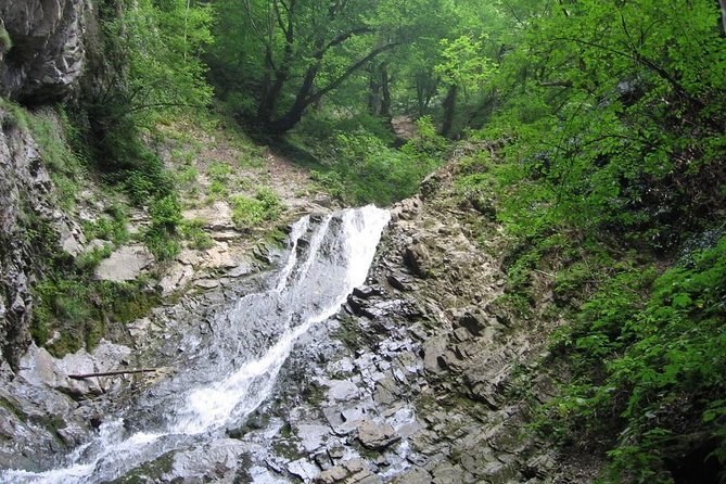 7 days in Azerbaijan - Gobustan rock art and mud volcanoes, or a free day reset