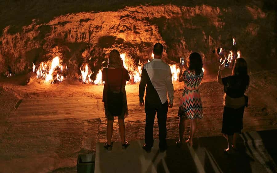 Ateshgah Fire temple and Burning mountain tour - Should you book the Ateshgah Fire Temple and Burning Mountains tour?