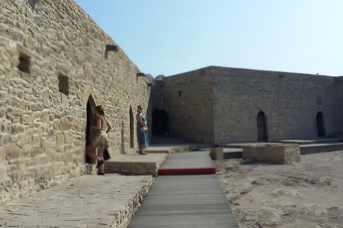 Ateshgah Fire Temple and Yanardag Fire Mountain Private Tour - What to expect on the ground: pacing, comfort, and practical prep