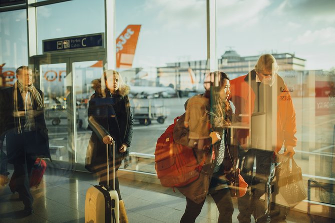 Baku Airport Private Transfer Service - Meet and Greet at GYD, From Name Sign to Luggage Help