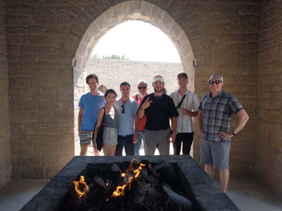 Baku: Atashgah Fire Temple & Burning Mountain Half-Day Tour - Guide quality, languages, and comfort on the van