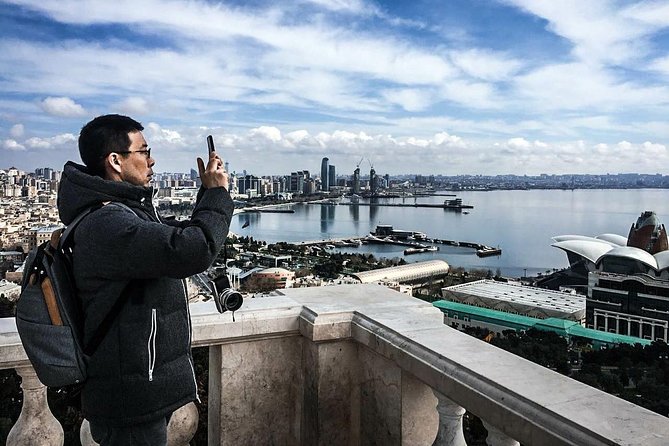 Baku City Tour and Old town without transportation service - Highland Park and the Alley of Martyrs: sea views with a solemn setting