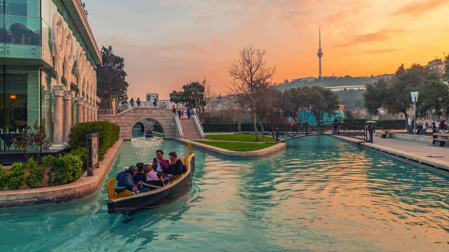 Baku City Tour: Explore the Heart of Azerbaijan - Deniz Mall, the Carpet Museum Stop, and Finishing Along Nizami Street