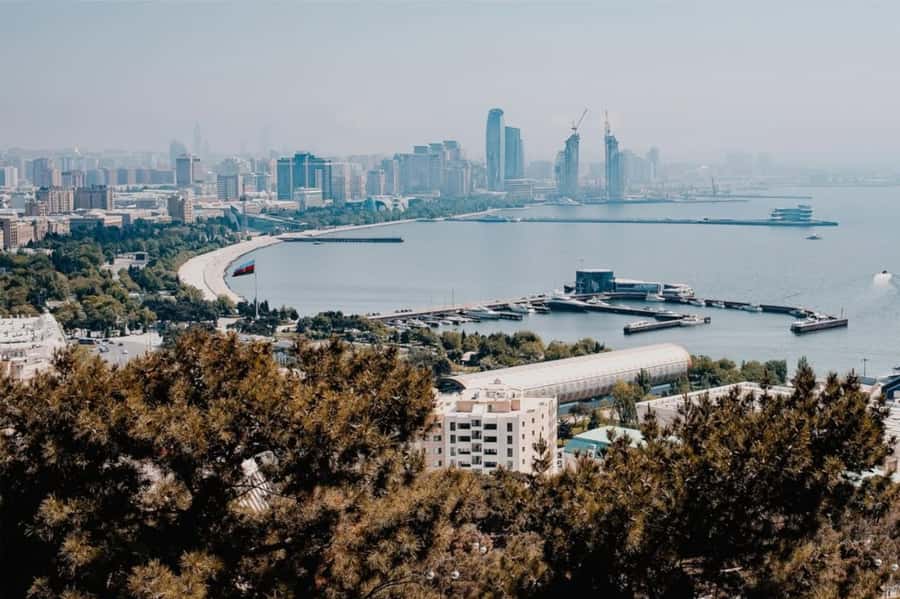 Baku City Tour: Explore the Heart of Azerbaijan - Meeting at Gosha Gala Gapysy and Getting Oriented in Old City Baku