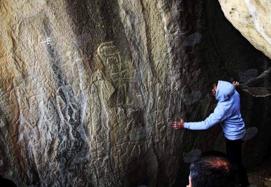 Baku: Gobustan/Absheron guided tour with lunch and tickets - Atashgah Fire Temple: ancient worship practices made visible