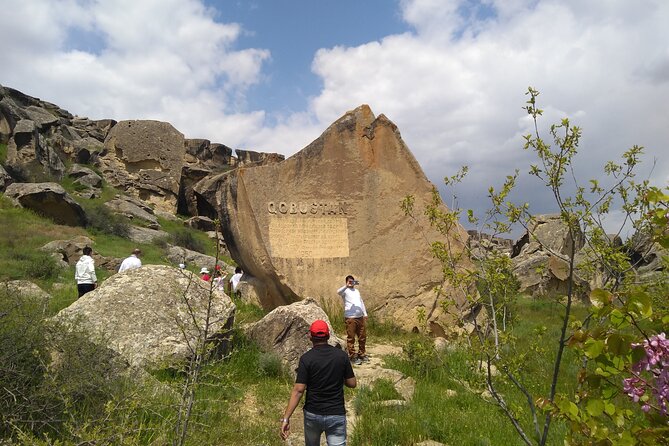 Baku: Gobustan, Mud Volcano, Fire Temple & Burning Mountain - Bibi-Heybat Mosque: a short free stop that changes the tone of the day