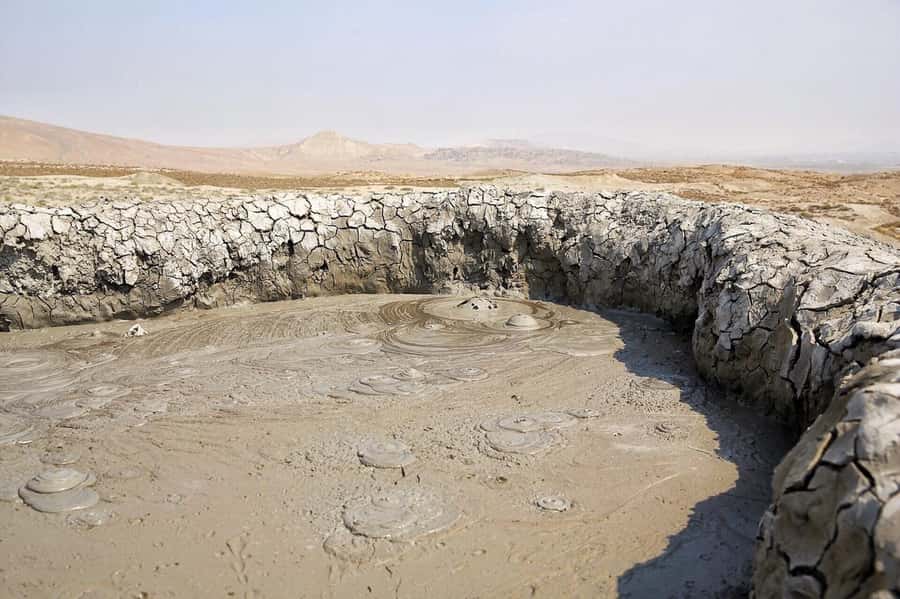Baku: Gobustan, Volcanoes, Fire Temple and Yanardag Day Trip - Key highlights you should care about