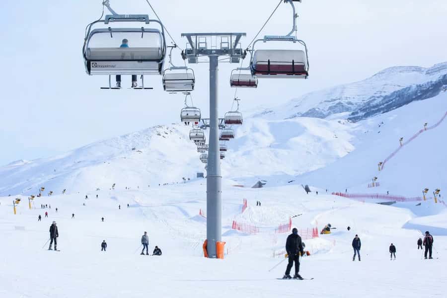 Baku: Guba, Candy Cane, and Shahdag Mountain Resort Trip - Shahdag Mountain Resort: Cable Car Views and Pick-Your-Own Fun