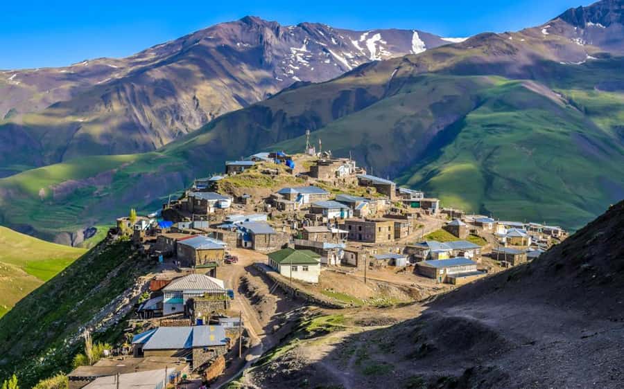 Baku: Guba Khinalig & Candy Cane Tour with Homemade Lunch - Beshbarmag Mountain: A Quick Nature Stop With Cultural Meaning