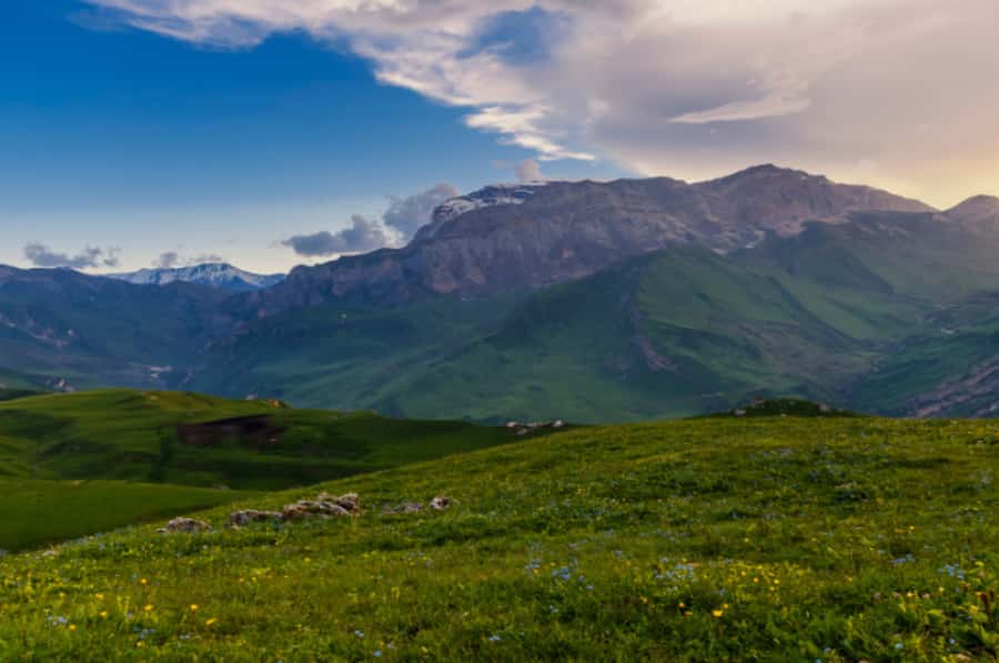 Baku: Guba, Shahdag, Laza & Lunch w/ Free City & Night Tour - Pink Mountains and the off-road option to Laza Village