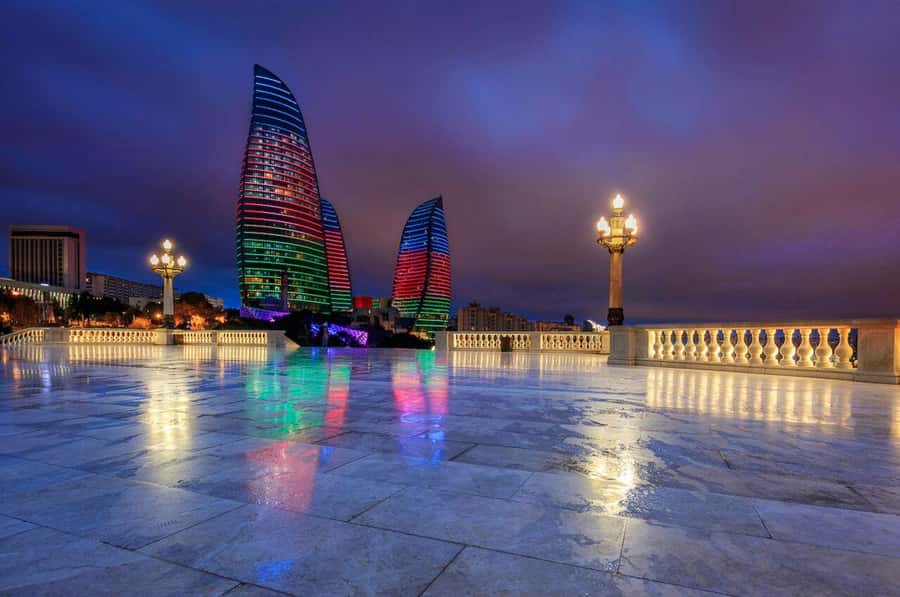 Baku Guided Night Tour - Highland Park: your hilltop reset before the skyline photos