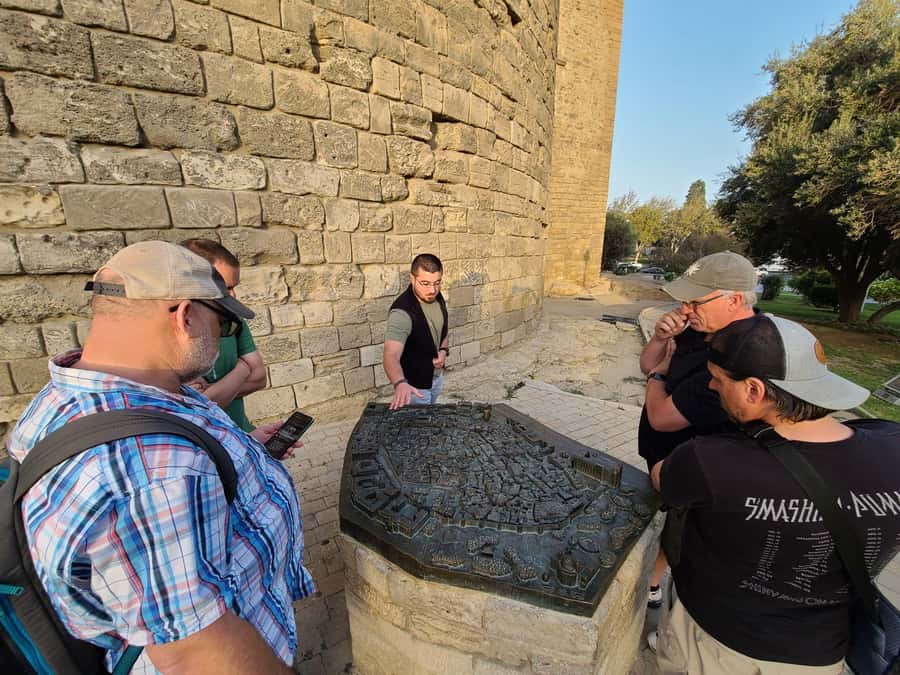 Baku: Historic and Modern Baku Tour ( Day & NIght Tour) - UNESCO Icherisheher lanes: Maiden Tower, Juma Mosque, Shirvansah’s Palace