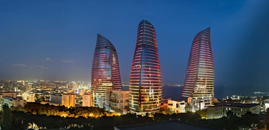 Baku Historical and modern tour in 2-3 hours+FREE Night tour - Icherisheher (UNESCO Old City) and the Maiden Tower walk you actually remember