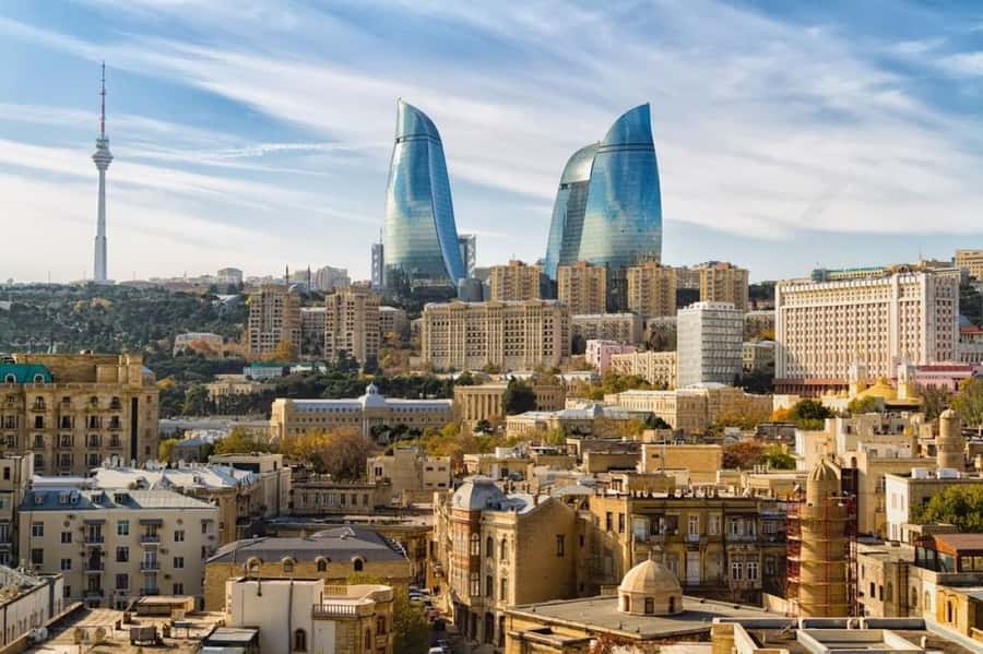Baku Historical and modern tour in 2-3 hours+FREE Night tour - Pickup, meeting point, and avoiding the old city car hassle