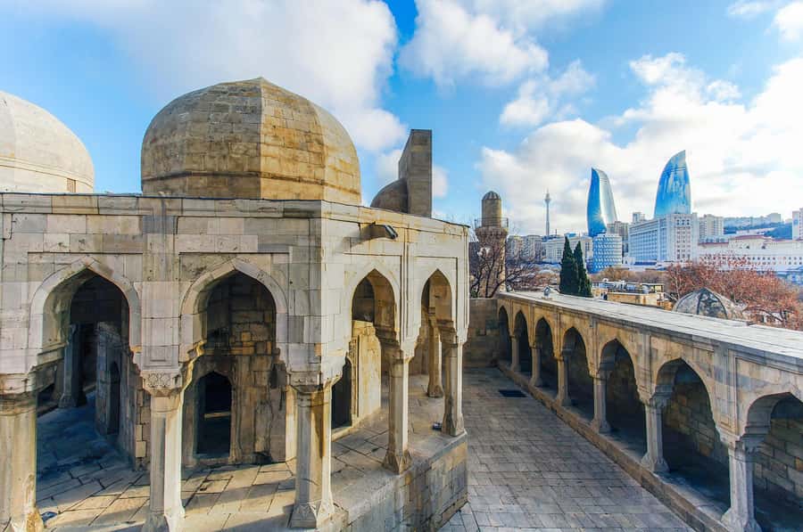 Baku Historical and modern tour in 2-3 hours+FREE Night tour - Flame Towers, Highland Park, and Martyrs Lane, the modern side in one sweep