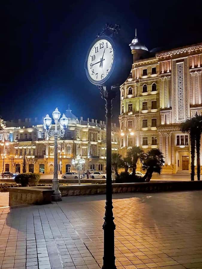 Baku: Light-Up Baku Walking Evening Tour - Starting Out on the Promenade: Seaside Boulevard and Little Venice by Night