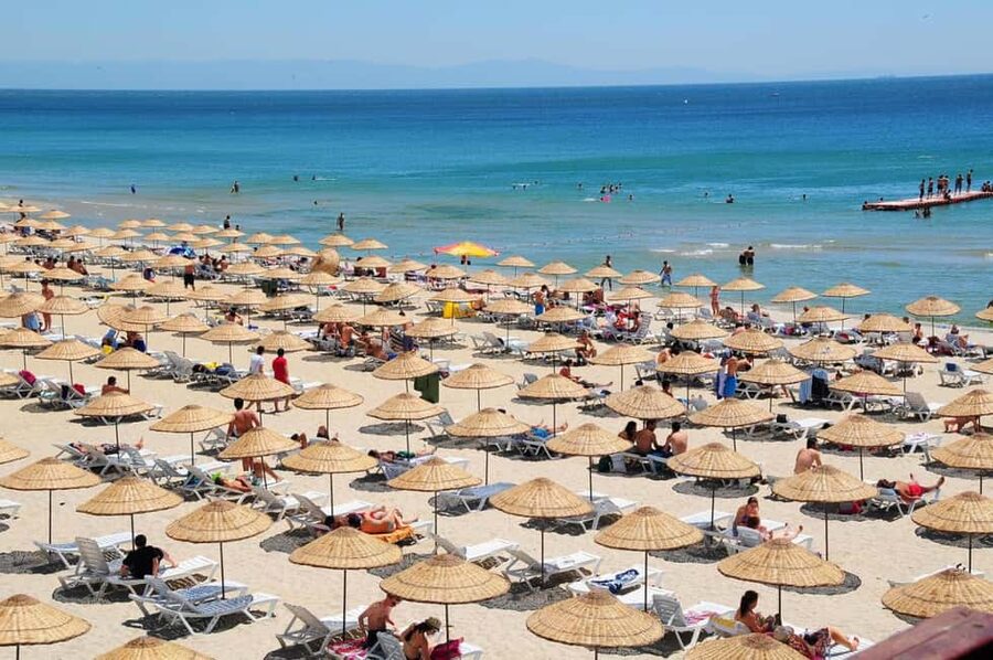 Baku Natural Beaches - The guide experience, and why it changes the day