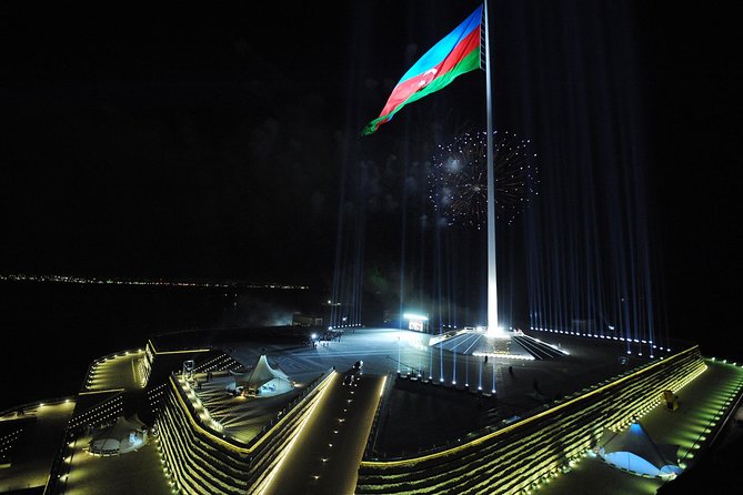 Baku Night City Tour - Stop 5: Fountain Square, leafy piazza, and signature reflections