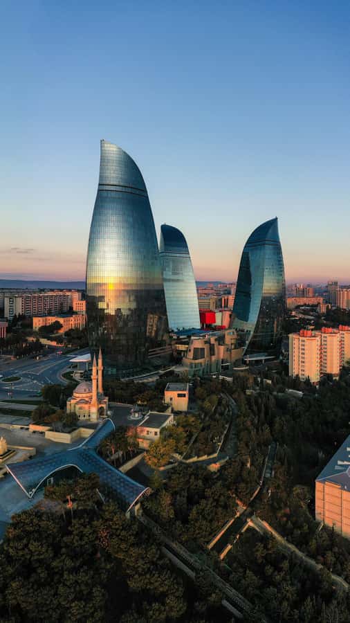 Baku: Night Panoramic Group Tour with Flame Towers 1 - Starting From İchərişəhər: Where the Evening Begins