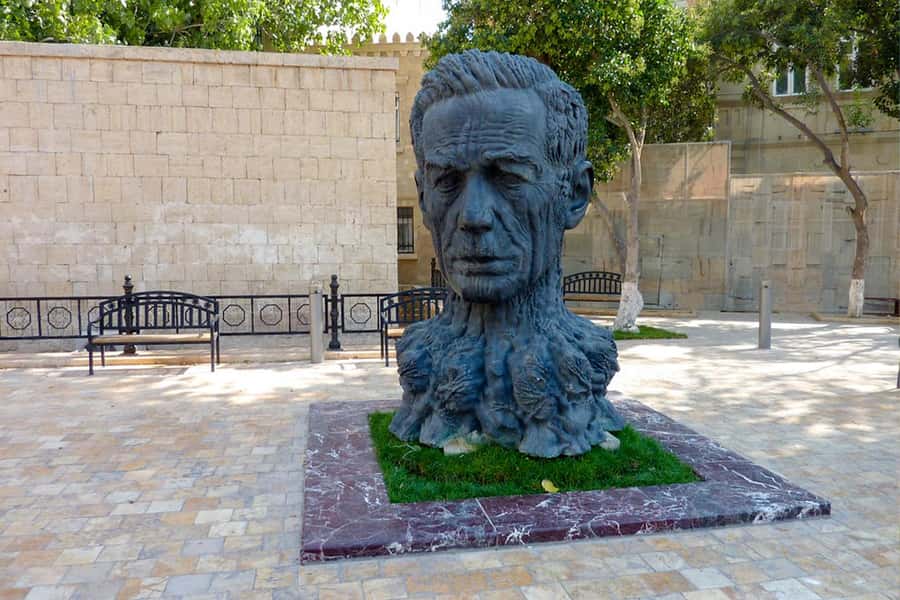 Baku: Old City Guided Walking Tour - Ali Shamsi workshop: art inside the Old City