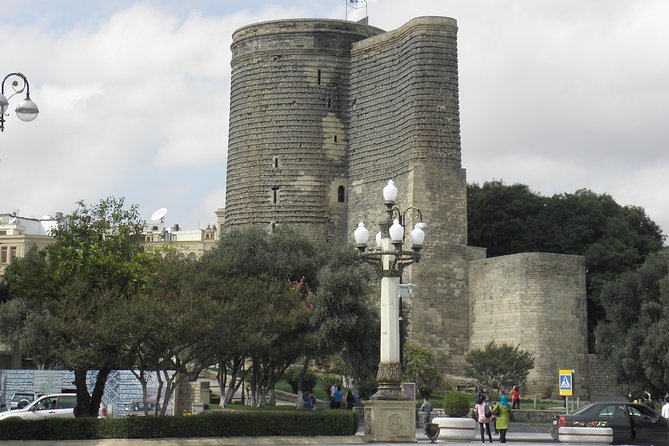 Baku: Old City Walking Tour - Why a private guide makes this tour worth paying for