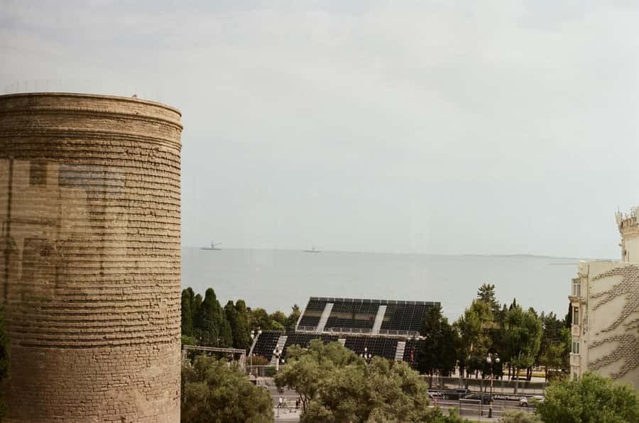 Baku Old City Wonders: A Walking Tour Through Time - Meeting at the Double Gates, then getting your bearings fast