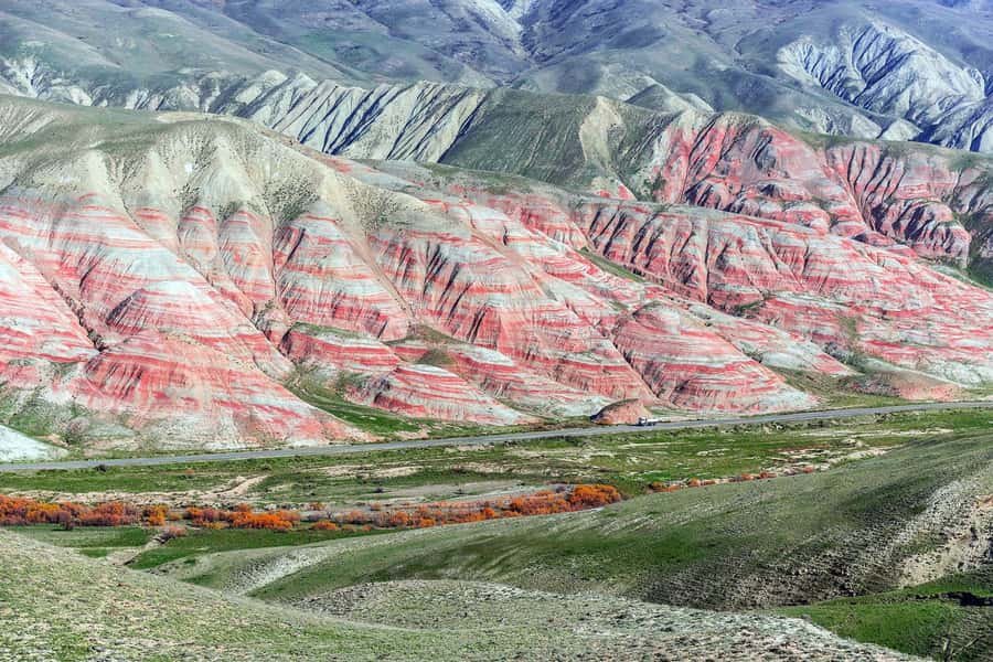 Baku: Pink Lake, Candy Cane & Beshbarmag Mountains - Meeting in Baku: pickup, private comfort, and your guide’s role