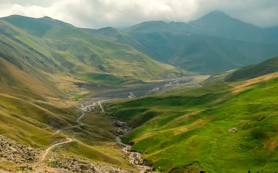 Baku: Quba Khinaliq Group Tour, Free Gobustan Absheron Tour - What This Tour Feels Like: Mountains, Eagles, and a Real Village Dinner