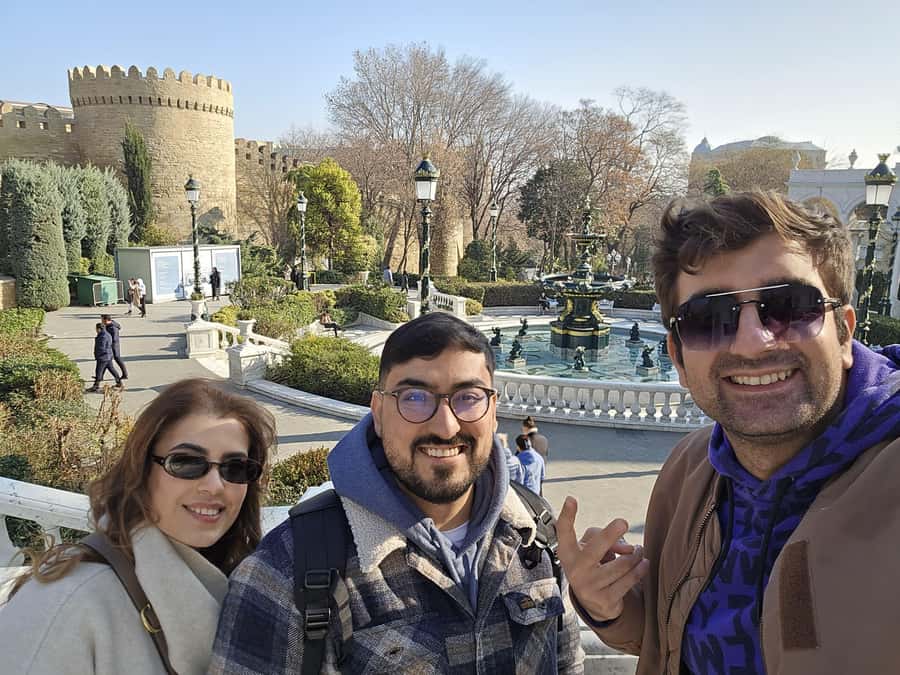 Baku: Stunning Walking Tour of Historical and Modern City - Icherisheher Old City: narrow streets, big atmosphere