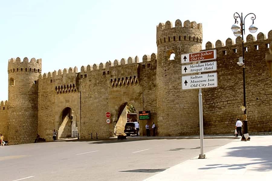 Baku: The Best 5 Sightseeing Spots Gobustan + Old City Tour - Mud volcanoes, the “try it, see it, and take a souvenir” moment