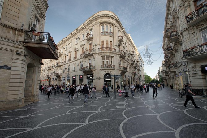 BAKU WALKING tour with the best STREET FOOD and DRINK tasting - Passing Through Baku Toward the Old Town, With the Walls in Mind