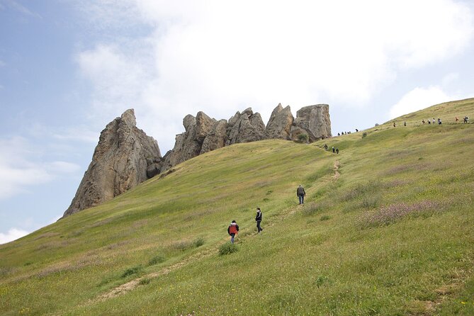 Beshbarmag mountain with sea view and Candy Mountains <em> Day Tour – Key takeaways before you go’ /></p>
<ul>
<li><strong>Morning glow at Masazir</strong>: the pink look is often best early, plus the sand can look reddish too</li>
<li><strong>Candy Cane colors depend on sun</strong>: clear weather helps you see the beige, pink, and white soil bands</li>
<li><strong>Beshbarmag feels like a weather divide</strong>: you may notice a sun and rain split at close range</li>
<li><strong>You get both nature and iconic Baku culture</strong>: Heydar Aliyev Mosque plus a short Cultural Center stop</li>
<li><strong>Small group experience</strong>: max 12 travelers makes it easier for the guide to manage questions and timing</li>
<li><strong>Free entry at most stops</strong>: several key viewpoints list free admission, helping value</li>
</ul>
<h2>A color-rich day from Baku to Masazir, Candy Mountains, and Beshbarmag</h2>
<p><img width="669" height="446" decoding="async" src=