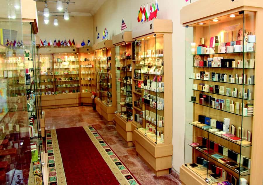 Best of Baku: 4-Hour City Tour Historic and Modern Landmarks - Carpet Museum photo stop: art you can recognize in seconds