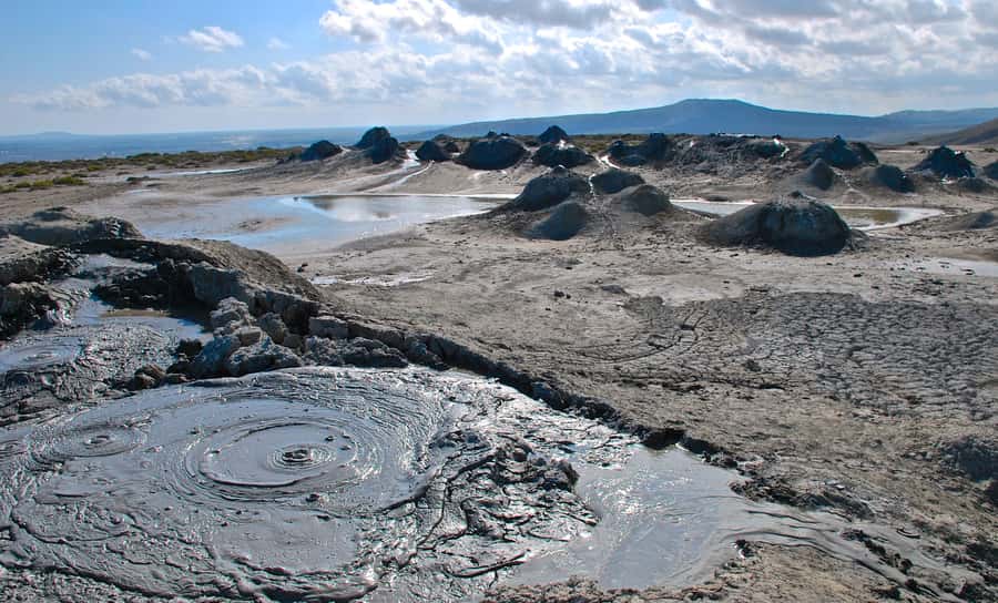 From Baku: Gobustan, Mud Volcanoes & Mosque Private Tour - Gobustan Rock Art and the UNESCO feeling