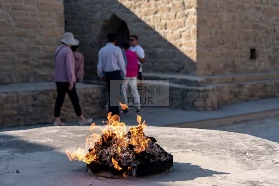 From Bakü: Sightseeing - Ateshgah - Yanardag - Gobustan - What the Tour Feels Like on the Ground