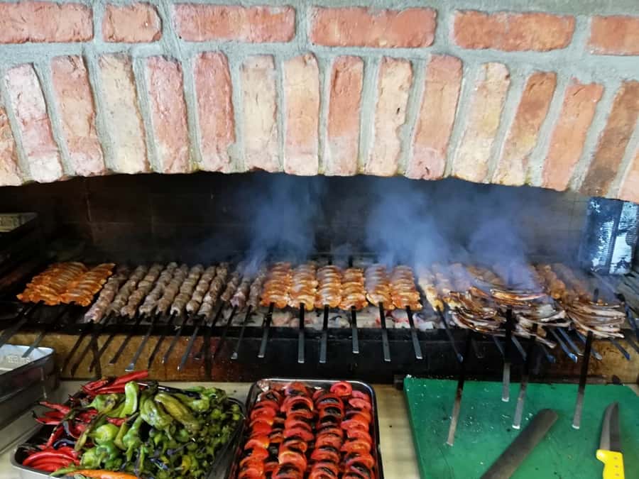 Full-Day City Tour of Baku with Azerbaijani Lunch - Lunch at a real kebab house: food that fits the route