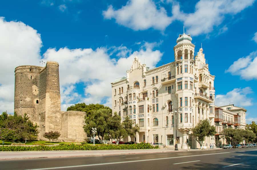 Full-Day City Tour of Baku with Azerbaijani Lunch - Icherisheher Old City: Icherisheher lanes, Maiden Tower, and Shirvanshahs