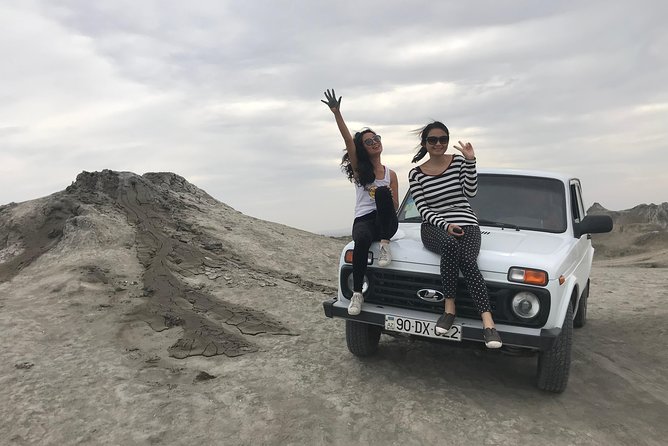 Full-Day Gobustan and Absheron Tour - The guides and the “it just works” factor