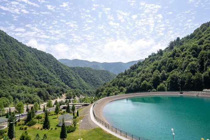 Gabala,Shamakhi, Caucasus mountains Day Trip Tour - Gebele Honey House: A Tasty 15-Minute Reset