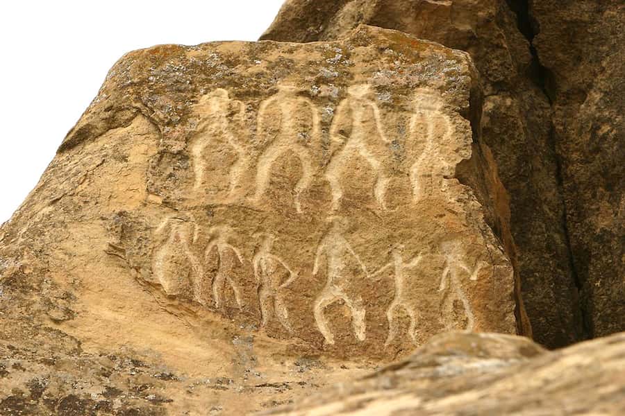 Gobustan & Absheron Tour with Free Old City Walking Tour - Mud volcanoes: the rain plan, the mud bottle souvenir, and the cash fee