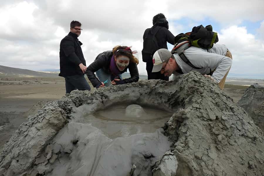 Gobustan and Fire temple Tour with Italian speaking guide - Gobustan Rock Arts and Mud Volcano Tickets: Don’t Get Surprised at the Gate