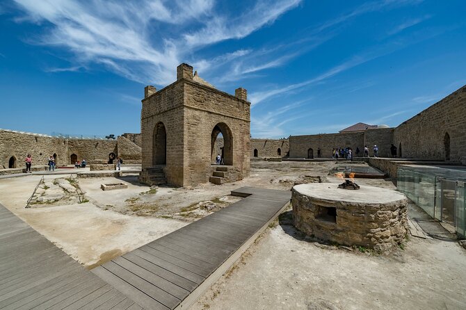 Gobustan & Mud, Fire Temple, Burning Mountain (Group & Private) - Yanardag Burning Mountain: the short stop that still lands