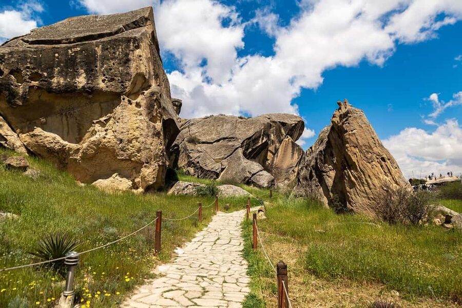Gobustan Rock Arts and Mud Volcanoes Tour - Meeting at Baku Heritage Tours and How the Day Stays Organized