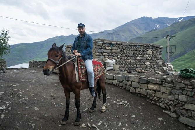 Guba Khinalug & Candy Cane Mountains tour (by Old City Tours) - Beshbarmag Dag: the Five-Fingered Mountain viewpoint stop