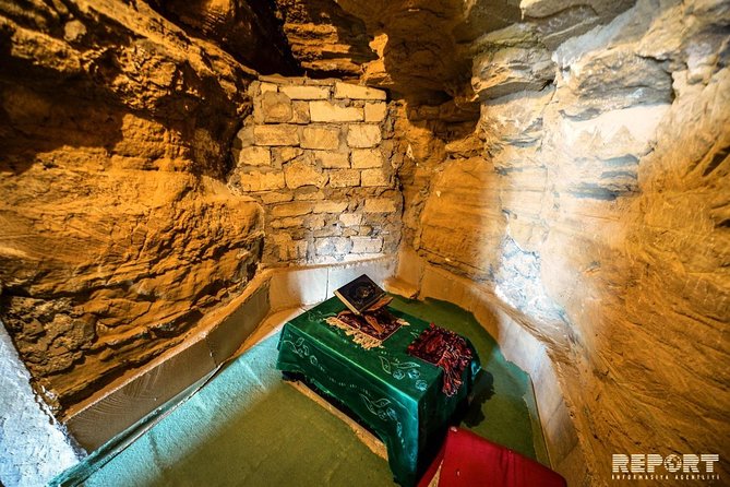 Independent tour to Shamakhi & Lahij - Diri Baba Mausoleum: a short, meaningful pause