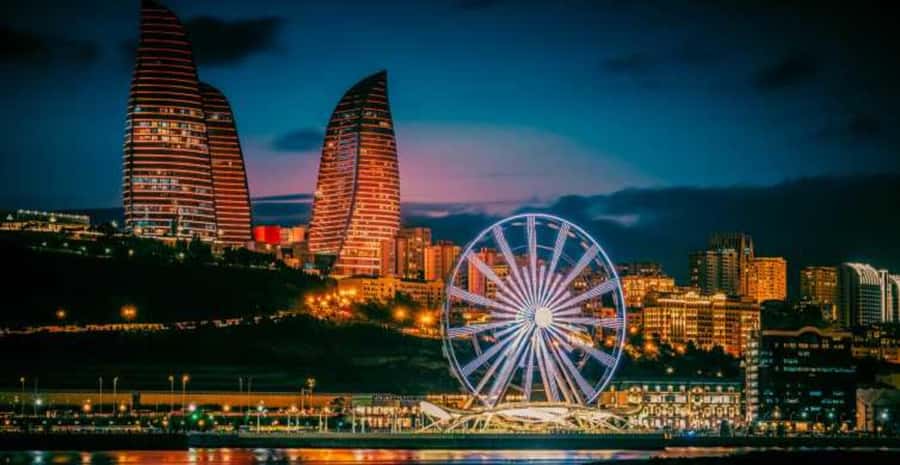 Night Lights of Baku: Guided Tour - Highland Park to start: the best kind of wow, before you walk