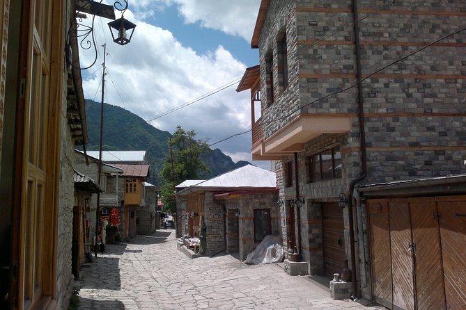 Private Shamakhi - Lahij tour - Stop 4, Lahij Village, Baths, Mosques, and a Copper Craft Moment