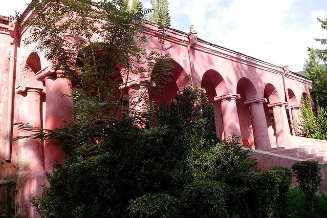 Private Sheki Tour - Karvansaray in Sheki: Upper and Lower Caravanserai, Trade Made Tangible
