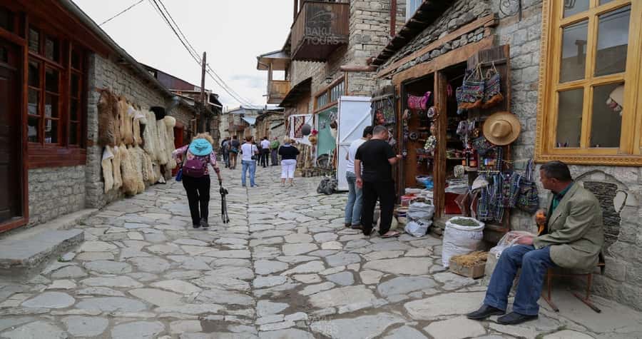 Private Tour to Shemakhi & Lahij From Baku - Shamakhi: Juma Mosque, Yeddi Gumbez, and the Shirvan Shah Graveyard