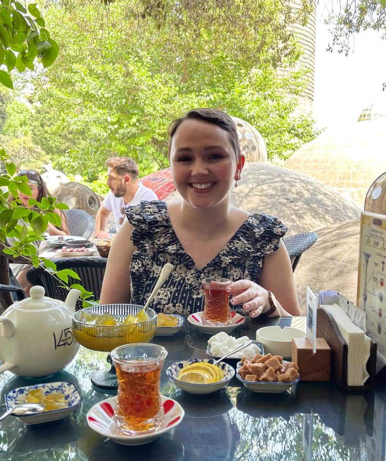 Taste of Azerbaijan: Cuisine Tour with Snacks and Dinner - Gutab in Icherisheher: Your First Bite of Azerbaijani Pride